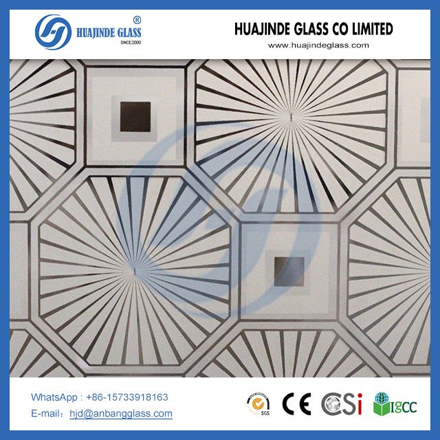 زجاج محفور بالحامض