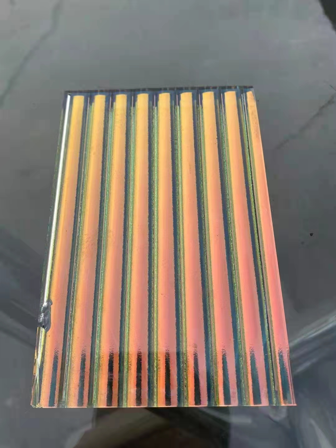 color reflective pattern glass
