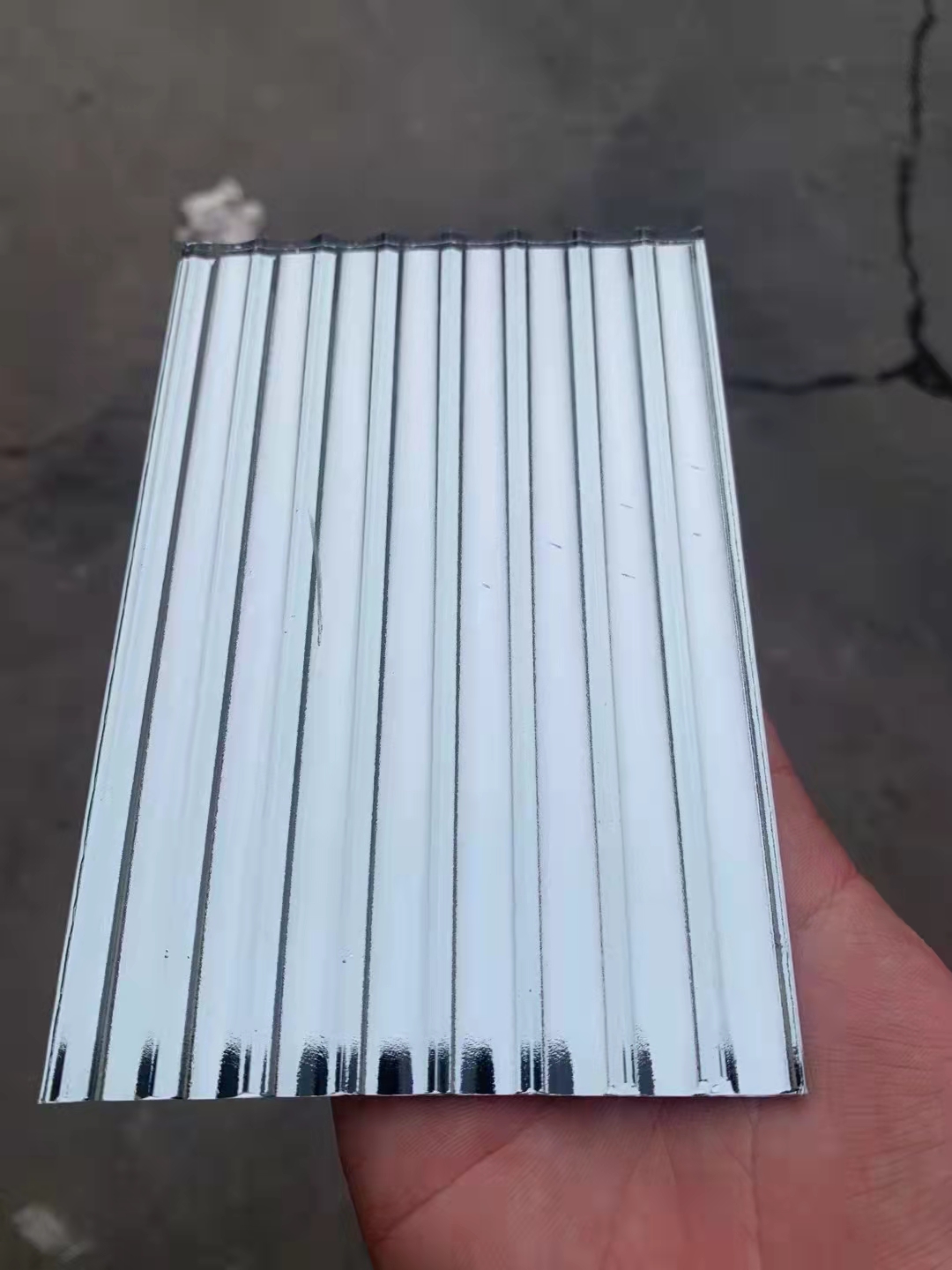 color reflective pattern glass