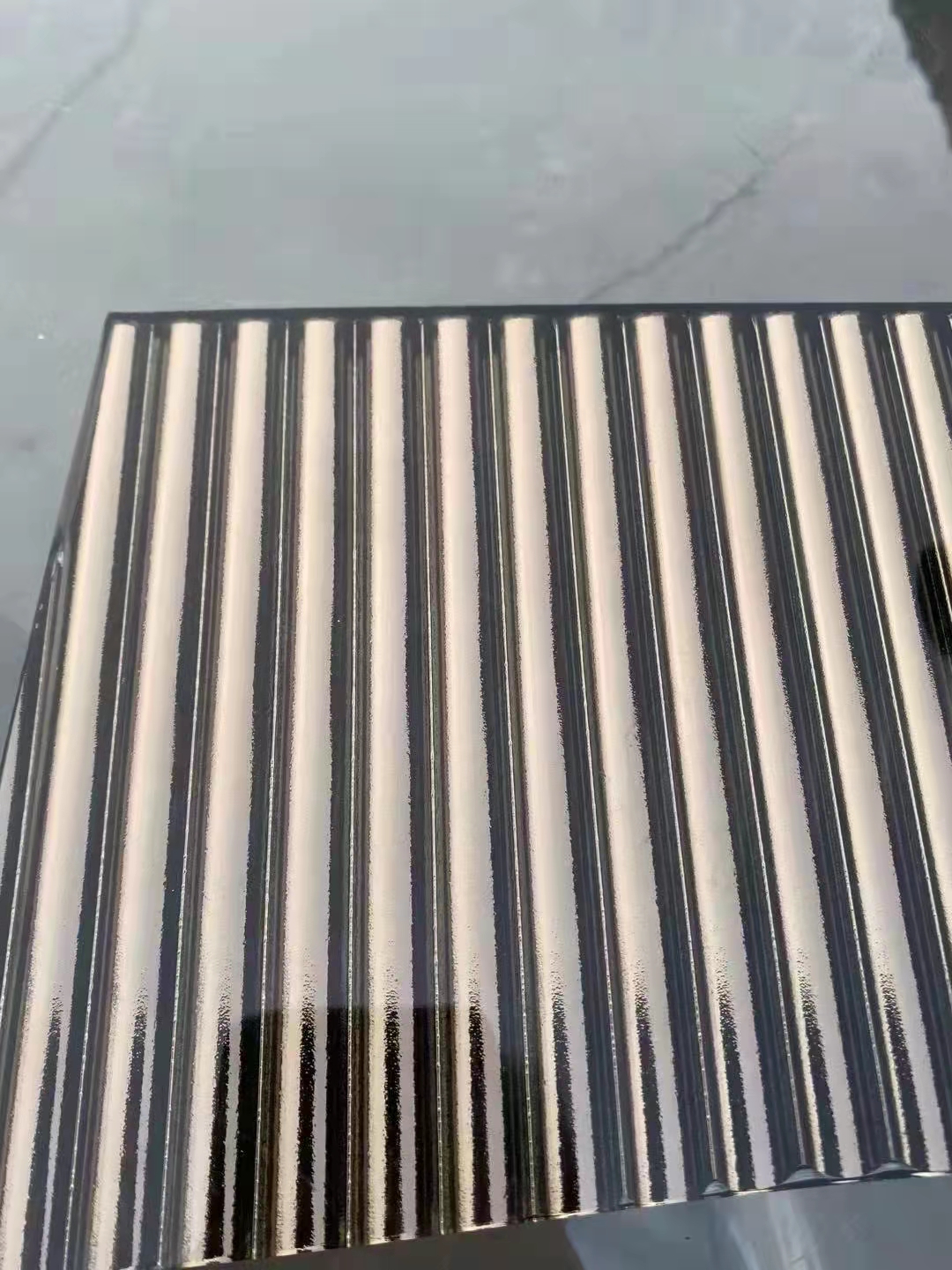 color reflective pattern glass